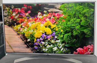 SMART TV LG 49UJ701V-123cm-4K - 3