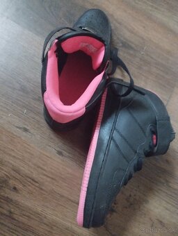 Čisto nové tenisky - 3