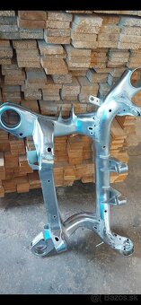 Bmw e90/91 zadna naprava - 3