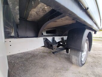 Predam ford transit 2.4tdci 74kw 6miest valnik rv2009 - 3