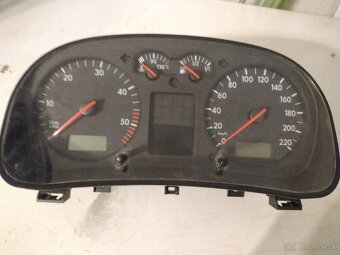 Budíky Volkswagen Golf 4 1.9 TDI polodot dobrý stav - 3