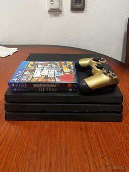 PlayStation 4 Pro 1TB + ovládač + 2 hry - 3