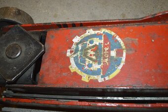 predam pojazdny hydraulicky jednostlpovy zdvihak Motex - 3