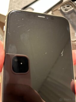 Predám IPhone 11 64GB - 3