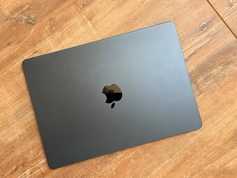 MacBook Air 13" M3 (v záruke) – 16GB RAM, 512GB - 3