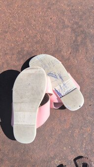 Dievčenské ruzové sandále HM, veľ.25 - 3