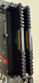 Predám Asus Strix Z390H, Intel i5 9600K, Corsair DDR4 2x4GB - 3