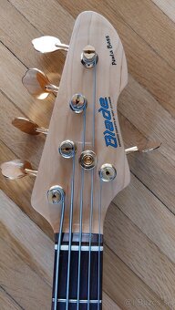 Predam/vymenim Levinson Blade B2 5 string bass Japan - 3