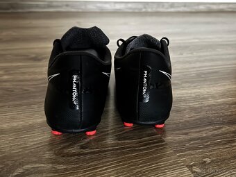 Futbalové kopačky Nike Phantom veľkosť 42 top stav - 3