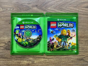 Hra LEGO Worlds na Xbox One - 3