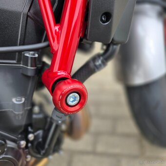 Kawasaki Z650 35kw + Akrapovič A2 - iba 4400 km - 3