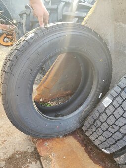295/60 22.5 - 3