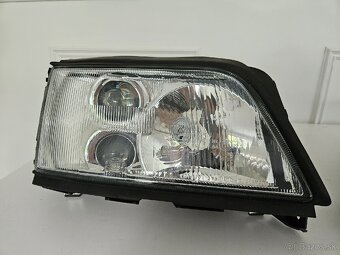 Svetlomety Hella Audi A6/
S6C4 - 3