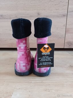 NOVÉ NENOSENÉ ZATEPLENÉ detské gumáky 21 / 22 - 3