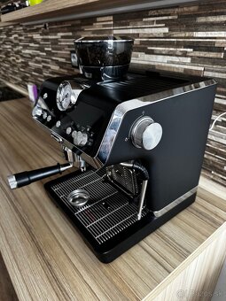 Kávovar Delonghi la specialista EC9355.BM - 3