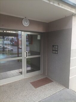 EXKLUZÍVNE 1i zrek.byt HRANICNA RUZINOV - 3