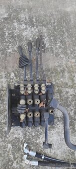 Hydraulicky.rozvadzač - 3