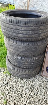 225/50 R19 - 3