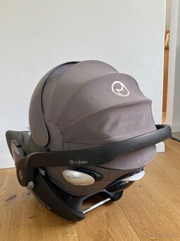 Cybex Cloud Q so základňou Cybex Base Q-fix - 3