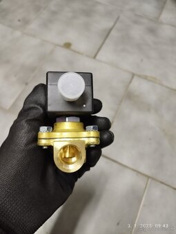 Predám solenoidový ventil ASCO E210C094 - 3