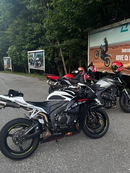 Honda CBR 600 RR 2009 - 3