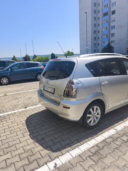 Toyota Corolla Verso - 3