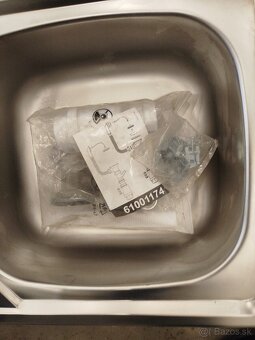 Predám nikdy nepoužitý nerezový drez aj s potrubím na odpad - 3