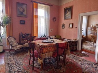 NA predaj rodinný dom v úplnom centre mesta LEvice - 3