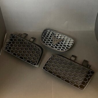 Seat Leon MK1 Cupra R bočné mriežky do masky - 3