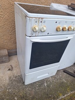 Elektricky sporak 1 - 3