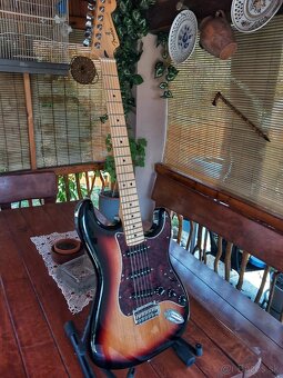 Fender stratokaster - 3
