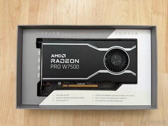 AMD Radeon PRO W7500 8 GB - 3