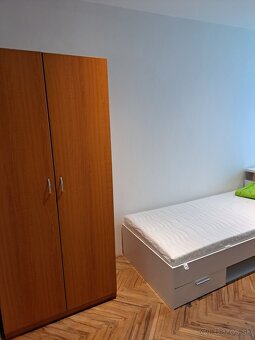 Izba v zdieľanom byte - 3