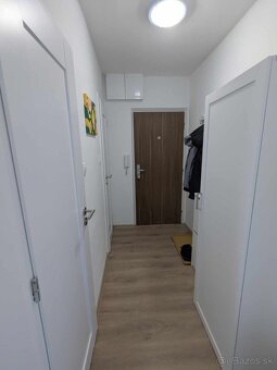 Prenájom - 1 izbový byt na Donnerovej ulici - mestská časť - 3