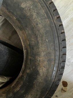 Pneu 9.00 R20 - 3