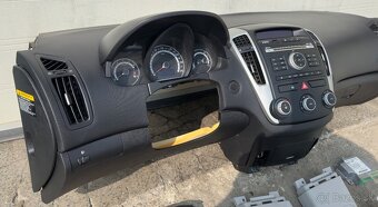 Kia Ceed A lift 2010-2012 airbagova sada, palubovka - 3