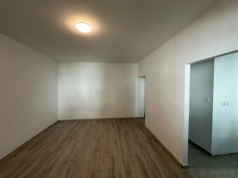 2 izbový zrekonštruovaný byt v centre mesta na 1.poschodí - 3