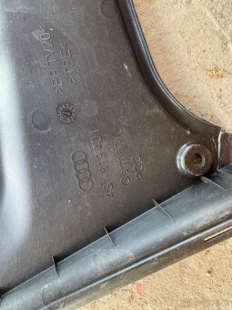 Audi R8 2016-2021 plast pod okno - 3