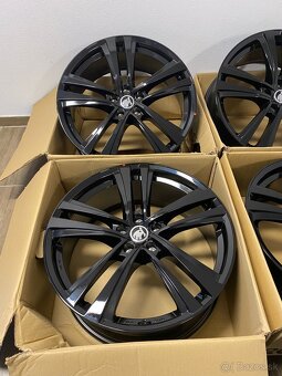 5x112 R20 Black - 3