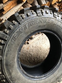 Offroad pneumatiky 235/75 R15 Vranik T3-malo jazdené 2ks - 3