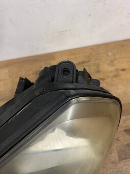 Predné svetla Hyundai Tucson 1 - 3