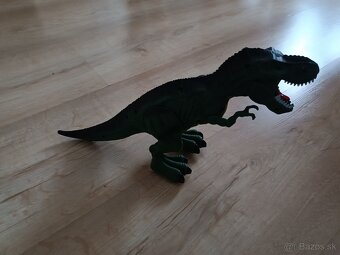Interaktívny dinosaurus - 3