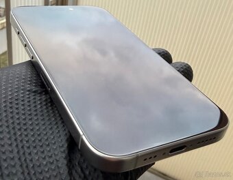 iPhone 15 Pro 512 GB - 3