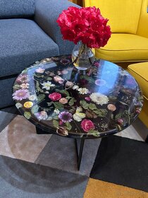 Epoxidový konferenčný stôl s kvetmi - 3