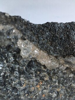 Minerály Hyalit - 3