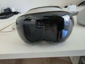 Apple Vision Pro 256 GB + Kupované v USA. - 3