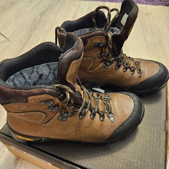 Predám pánske BOSP Caledon a Grifit Camel - v 41 - 3