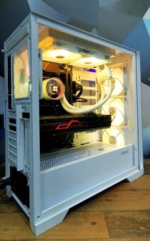 Intel i7 14700KF, RX 7900GRE, 32GB RAM DDR5, SSD - 3