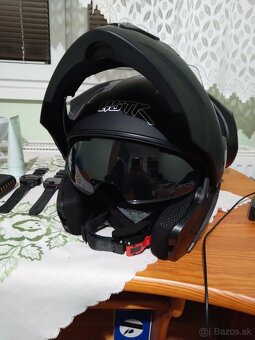 Vyklopná prilba veľkosť XL - 3