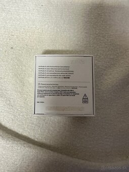 Apple AirPods 4 ANC - 3